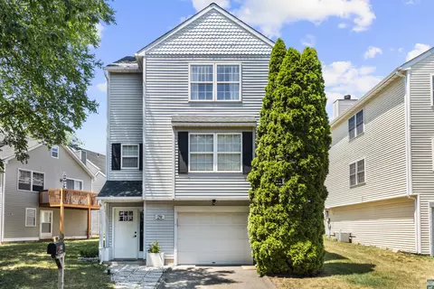 2390 State St #L29C, Hamden, CT 06517