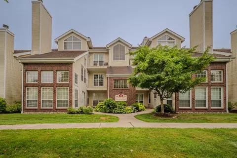 300 Carriage Crossing Ln #300, Middletown, CT 06457