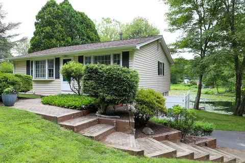 140 Flanders Rd, Stonington, CT 06378