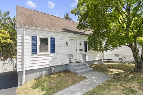 763 Pine Rock Ave, Hamden, CT 06514