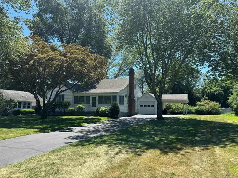 125 Pine Orchard Rd, Branford, CT 06405