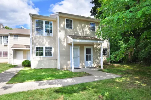 92 Hamden Ave #2, Waterbury, CT 06704