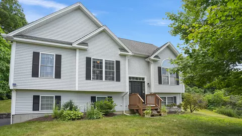 57 Holbrook Rd, Seymour, CT 06483