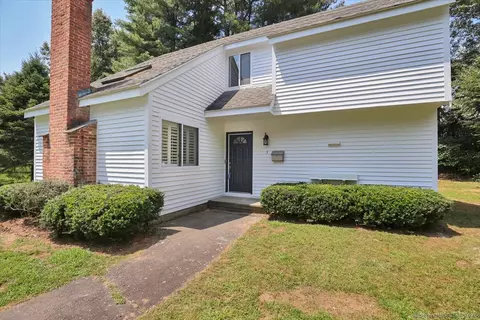 5 Tamarack Ln #5, Simsbury, CT 06070