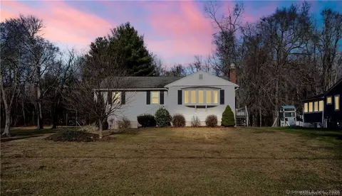 29 Rolocut Rd, East Windsor, CT 06016