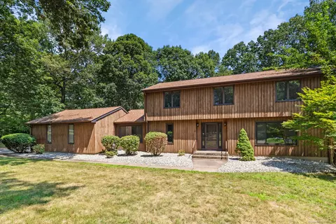 48 Pinnacle Dr, Vernon, CT 06066