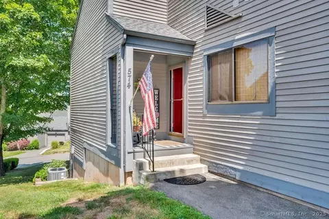 574 Pilgrim Hbr #574, Wallingford, CT 06492