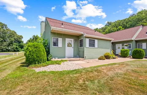 454 Cricket Cir #454, Vernon, CT 06066