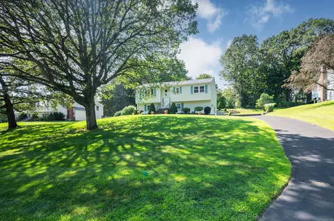 14 3 Partners Rd, Danbury, CT 06811
