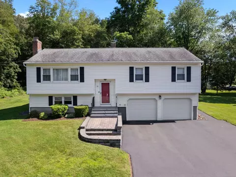 21 Rockview Dr, Cheshire, CT 06410