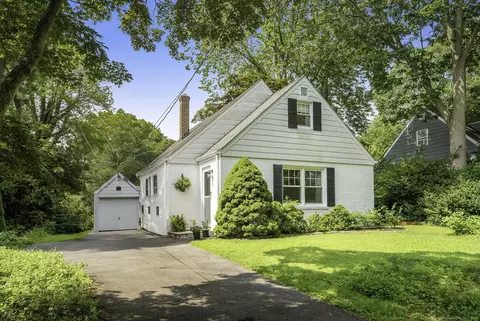 33 Halsey Dr, Greenwich, CT 06870