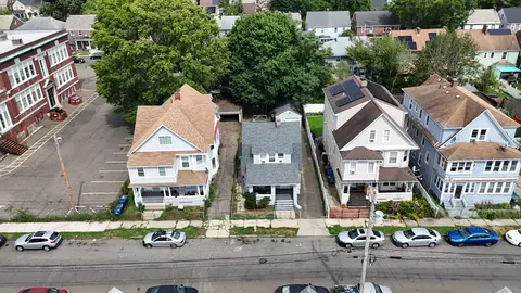 168 Pixlee Pl, Bridgeport, CT 06610