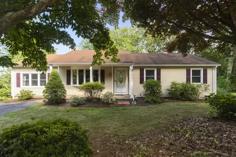 20 Booth Ter, Hamden, CT 06518