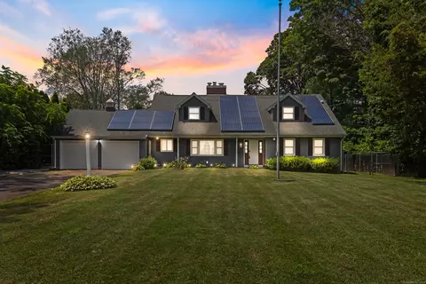 95 Oak Ridge Dr, Berlin, CT 06037