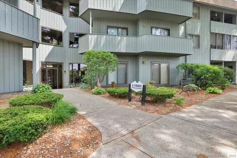 5 Hickory Hl #5, Southington, CT 06489