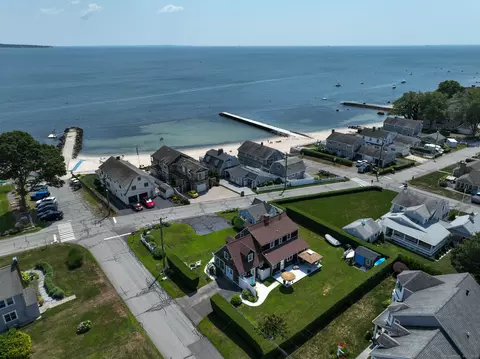 19 E Shore Dr, Niantic, CT 06357 photo 1