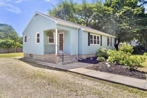 133 Bloomingdale Rd, Quaker Hill, CT 06375