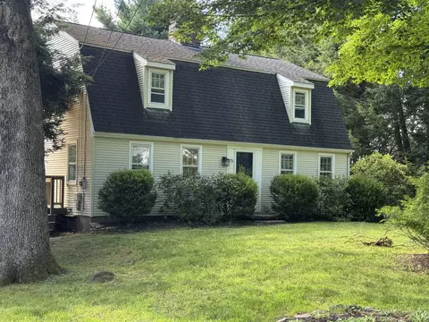 15 Highview Dr, Killingly, CT 06241