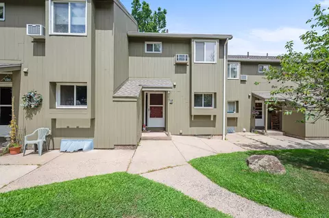 17 Mckenna Dr, Middletown, CT 06457