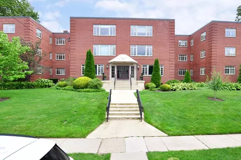 30 Outlook Ave #208, West Hartford, CT 06119