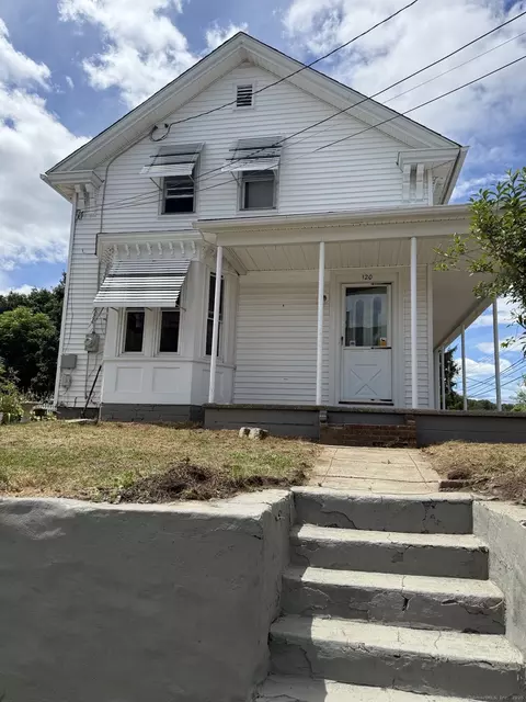 120 Mathewson St, Griswold, CT 06351