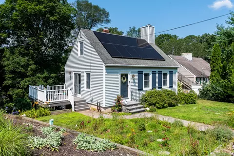 24 Sunset Ter, Essex, CT 06426