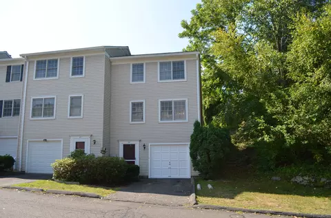 88 Summit Cmns #88, Derby, CT 06418