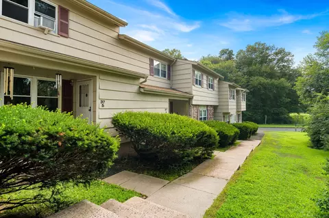 37 Lantern Park Dr #5, Naugatuck, CT 06770
