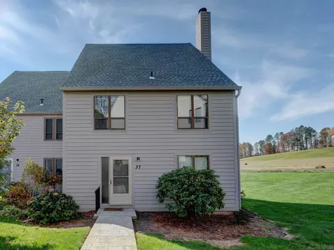 37 Hallmark Hill Dr #37, Wallingford, CT 06492