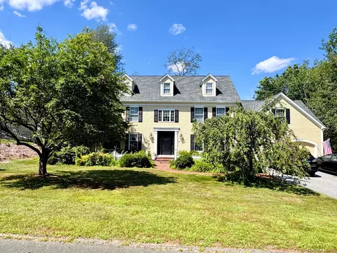 70 Suncrest Ct, Torrington, CT 06790