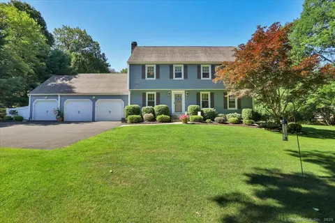 320 Fans Rock Rd, Hamden, CT 06518