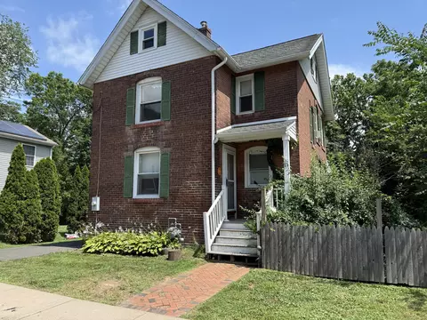 16 Brown Ave, Windsor, CT 06095