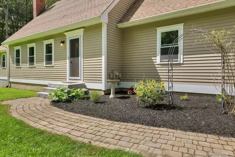 67 Sean Cir, Coventry, CT 06238