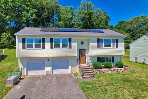 42 Laurel Rdg, Oakville, CT 06779