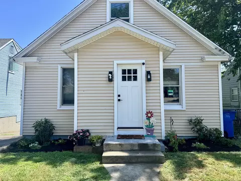 169 S End Rd, New Haven, CT 06512