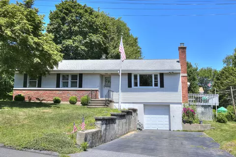 42 Hickory St, Trumbull, CT 06611