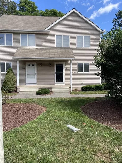 28 Sunrise Cir #28, Newington, CT 06111