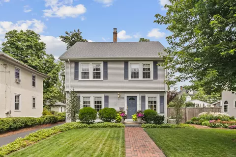24 Auburn Rd, West Hartford, CT 06119