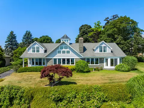 993 Pequot Ave, New London, CT 06320