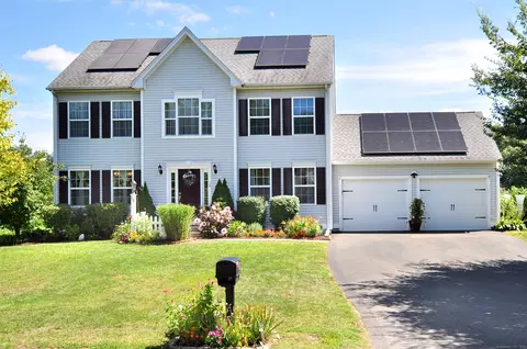 15 Breakwater Ln, Windsor, CT 06095