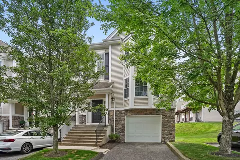 1105 Sienna Dr #1105, Danbury, CT 06810