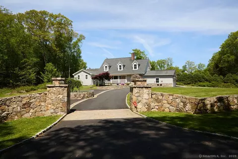 17 Grays Farm Rd, Weston, CT 06883