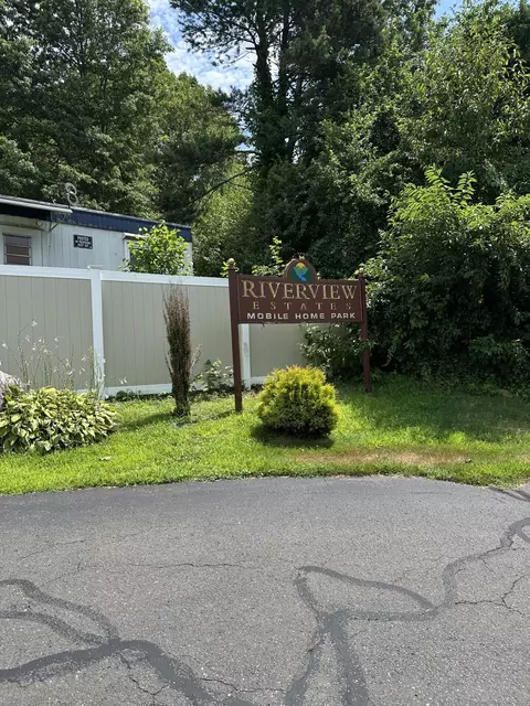 92 Thunderbird Dr # A, Naugatuck, CT 06770