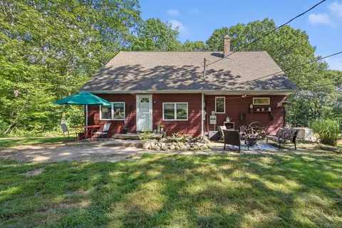 31 Leetes Island Rd, Guilford, CT 06437