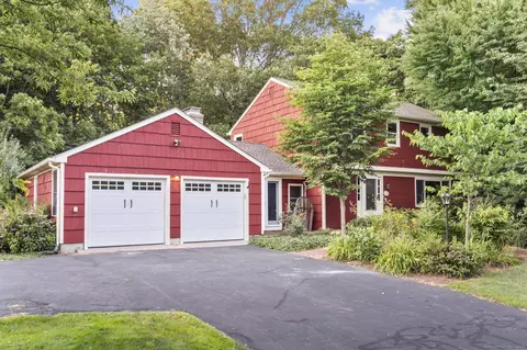 271 Argyle Rd, Orange, CT 06477