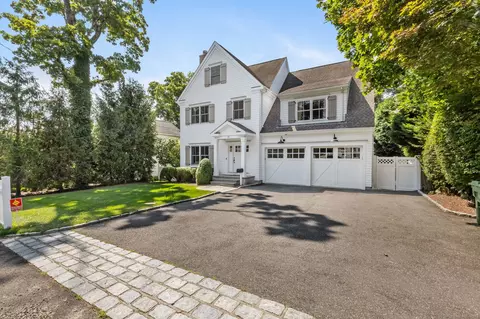 71 West Ave, Darien, CT 06820