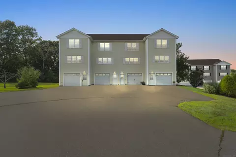 46 Sachem Dr #46, Plainfield, CT 06374