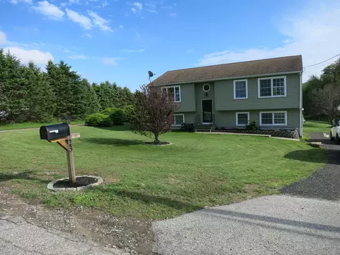 23 Hell Hollow Rd, Moosup, CT 06354