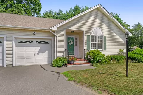 13 Cider Mill Ln, Trumbull, CT 06611
