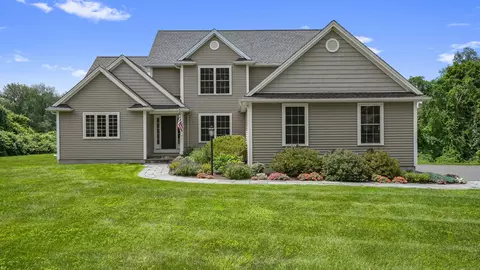 44 Boggs Hill Rd, Newtown, CT 06470